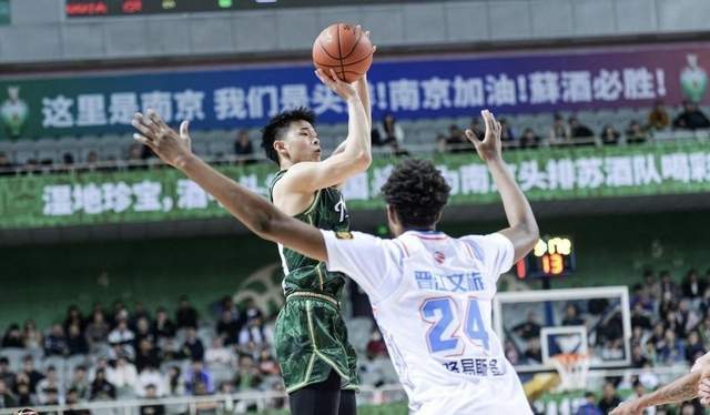关于阿根廷那波利弗胜出，教练尽力赞扬球员的信息