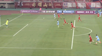 关于大连黑泰遭遇中超黑马卓尔，失去榜首宝座的信息