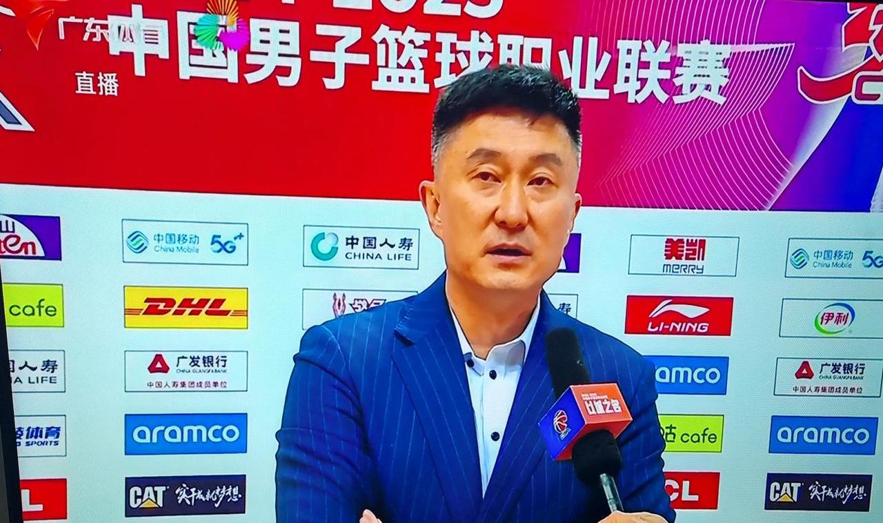 乐鱼体育官网-广东队主教练发布战前动员会发言