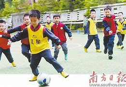 乐鱼体育网站-惠州火炬足球急风暴雨，怒涨中场一鼓作气